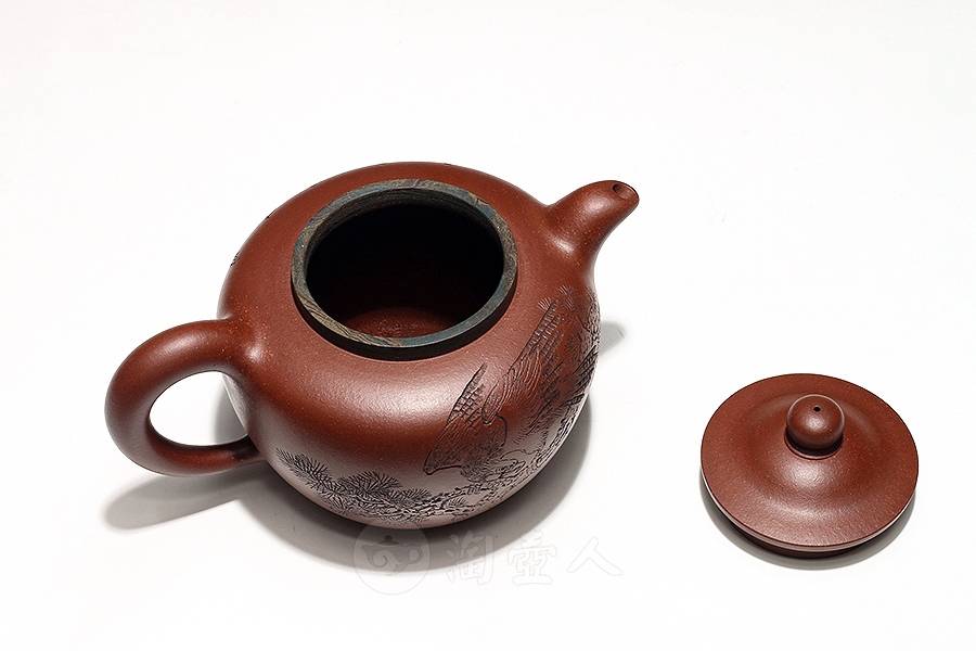 宜兴紫砂壶名家鲍峰岩作品《笠帽壶(谭泉海书铭)》