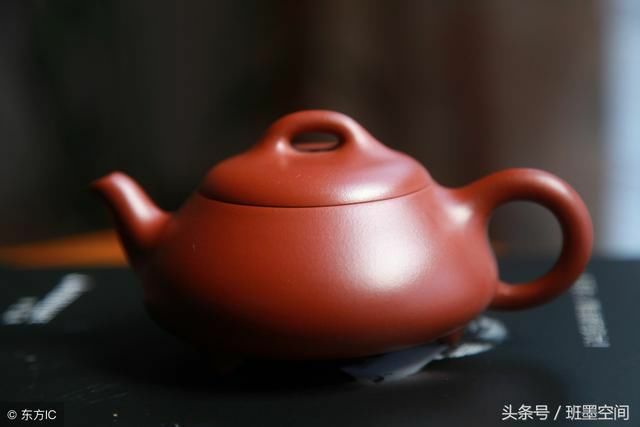 为何长期使用的紫砂茶壶，即使不放茶只倒入开水，仍茶香诱人