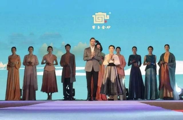 这个六月,国礼