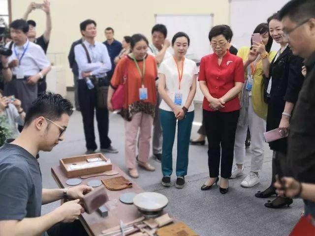 这个六月,国礼