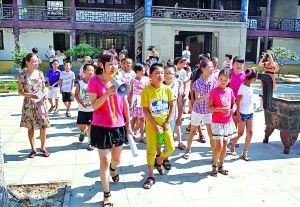 宜兴各地中小学生参加了讲解培训班