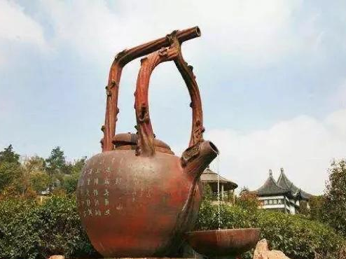 松鼠提梁壶