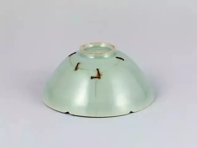 蚂蝗绊葵口茶碗
