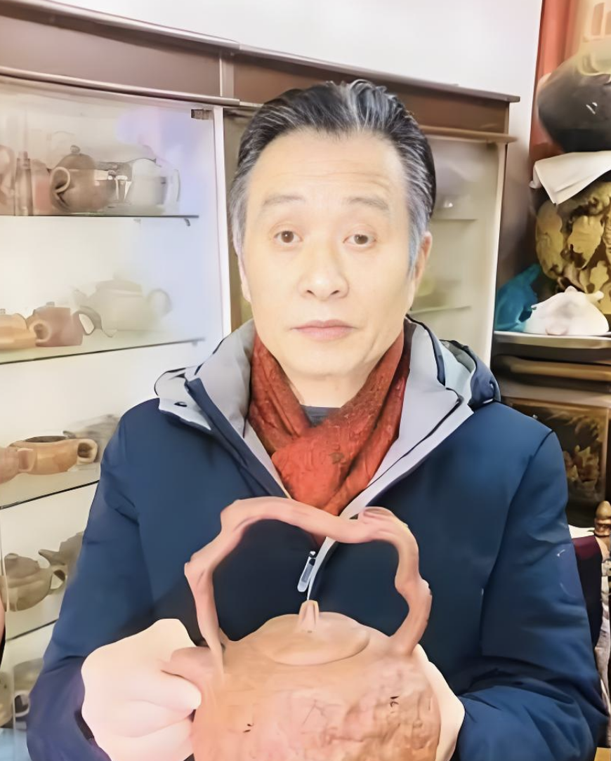 鲍宜明紫砂壶