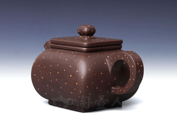 宜兴紫砂壶名家卢宁刚作品《金砂四方壶》