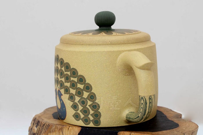 孔雀开屏之六（段泥）