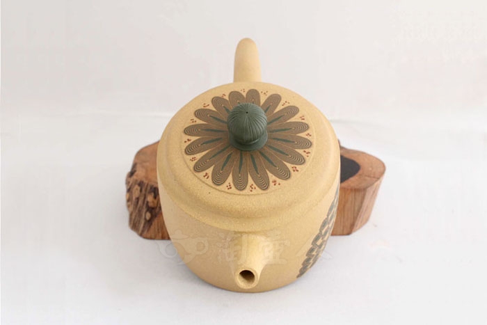 孔雀开屏之六（段泥）