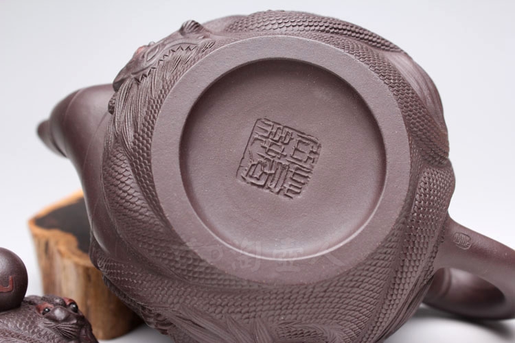 葛岳纯制中品九龙壶(004250)