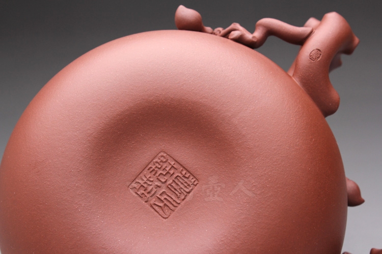 正宗原矿宜兴紫砂壶-寿桃-葛岳纯全手工制作-原矿清水泥紫砂泥料