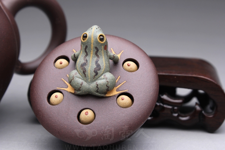 孟赟制青蛙莲子壶(027325)