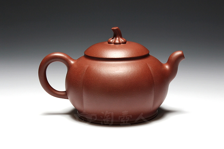 宜兴紫砂壶名家汤鸣皋的紫砂壶《金瓜》图片