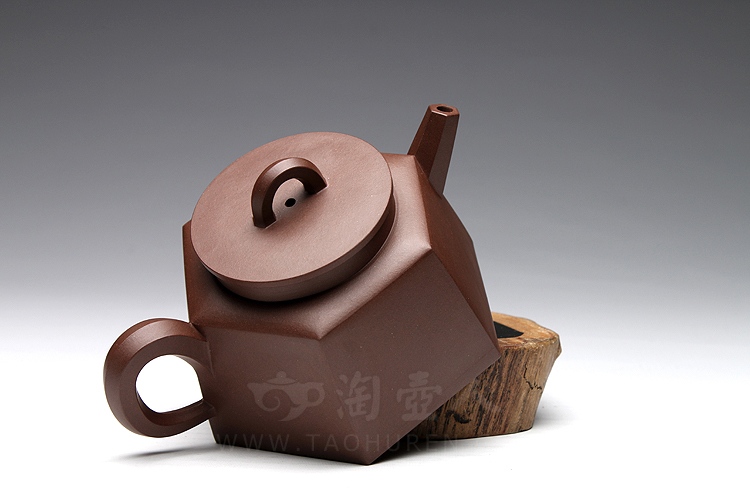 六方壶(与陈依群合制)