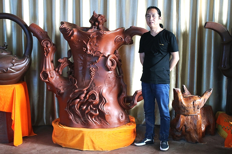 松鼠葡萄桩(巨壶)
