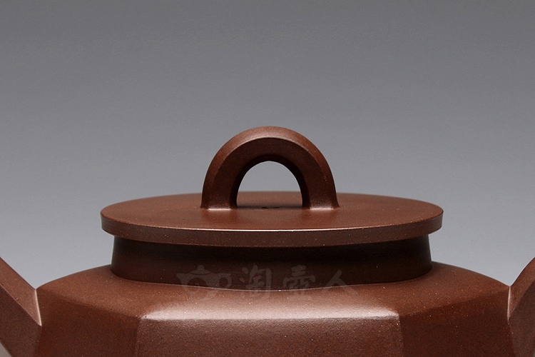 六方壶(与陈依群合制)