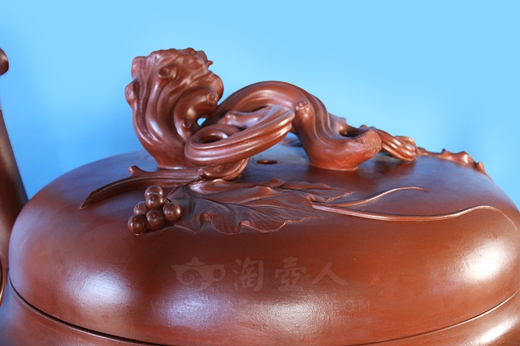 东坡葡萄提梁(巨壶)