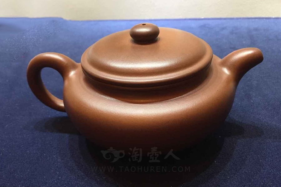 宜兴紫砂壶名家顾景舟作品《扁腹》