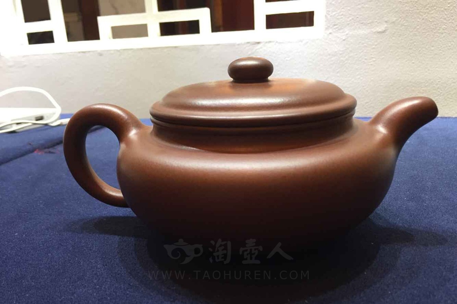 宜兴紫砂壶名家顾景舟作品《扁腹》