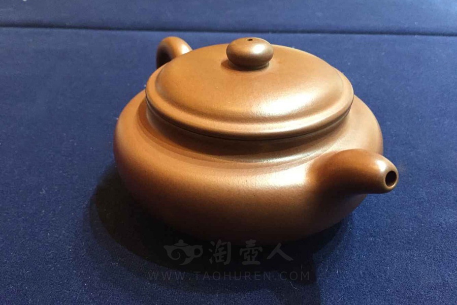 宜兴紫砂壶名家顾景舟作品《扁腹》