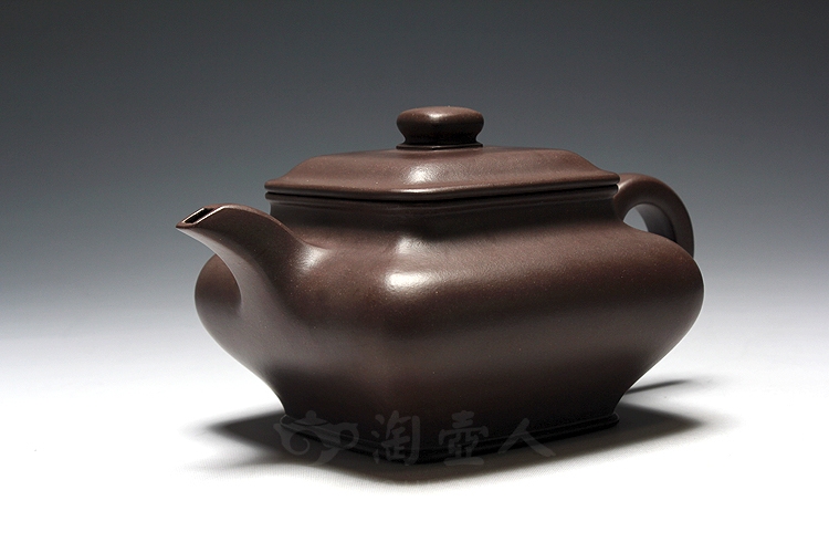 宜兴紫砂壶名家邵顺生的紫砂壶《四方虚扁》图片