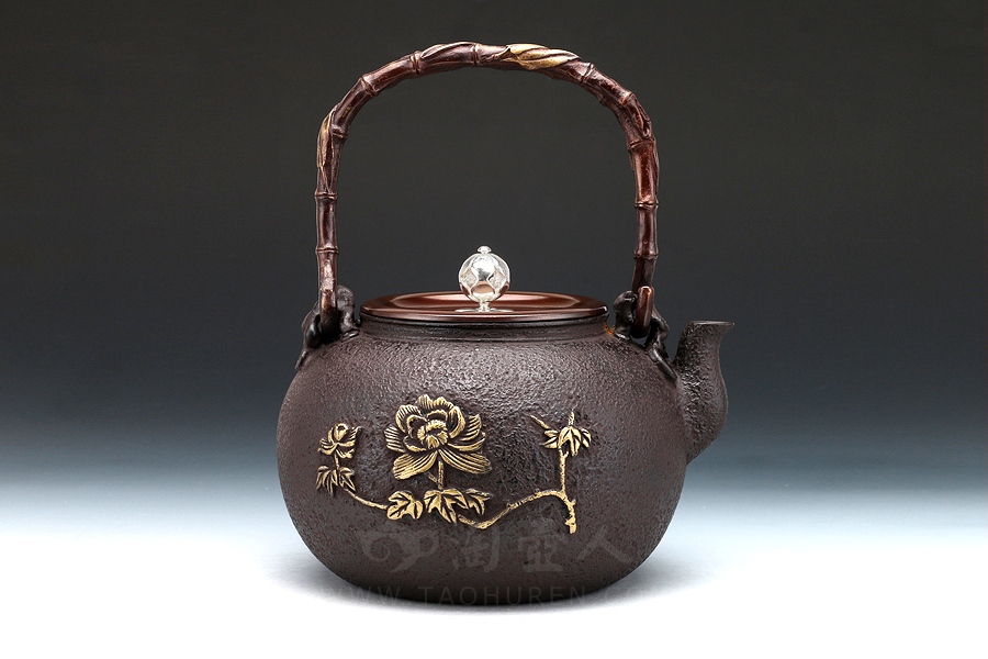 双蝶镶金铁壶