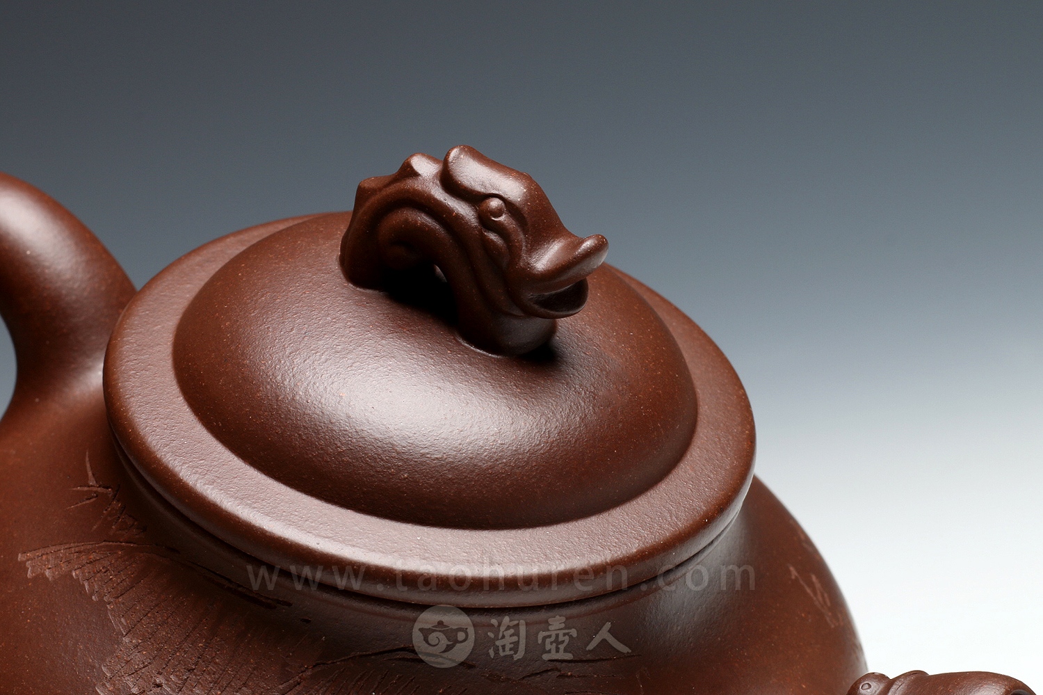 玉龙(束旦生装饰)
