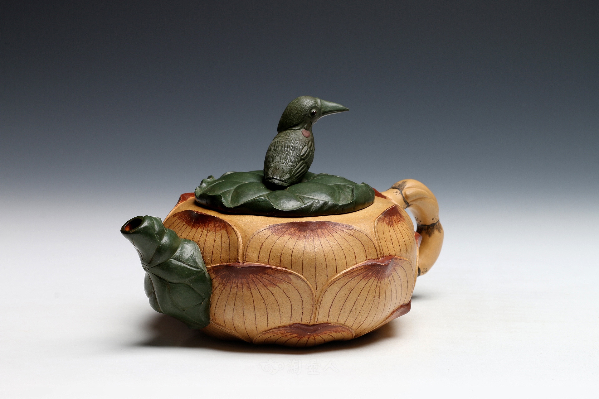 宜兴紫砂壶名家高建芳作品《翠鸟莲花》