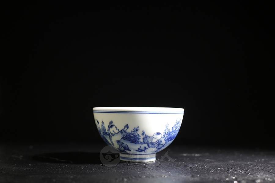 敛口全手青花