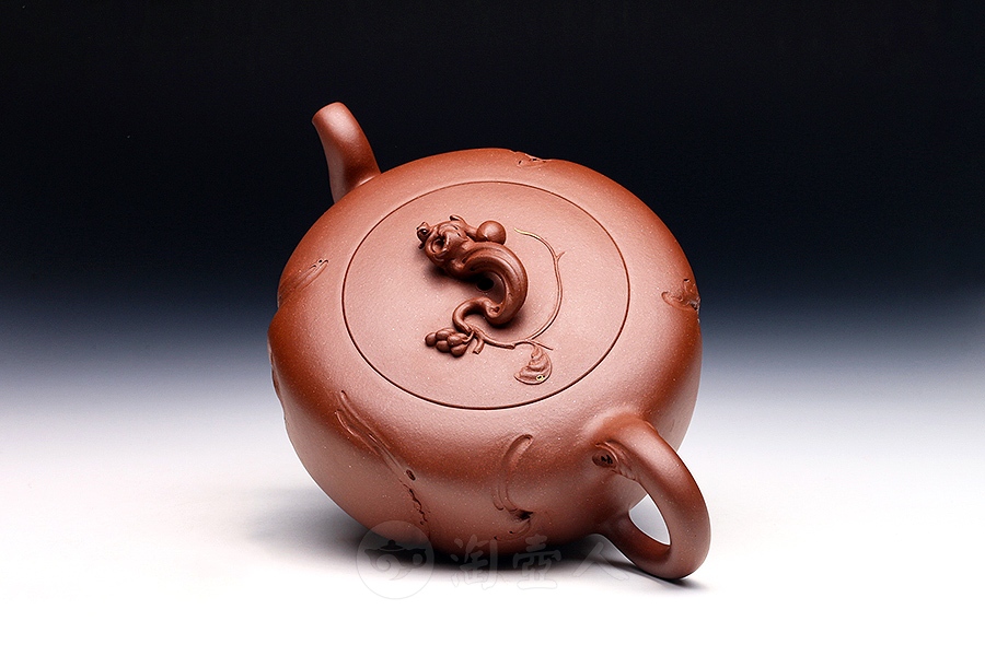 松鼠葡萄