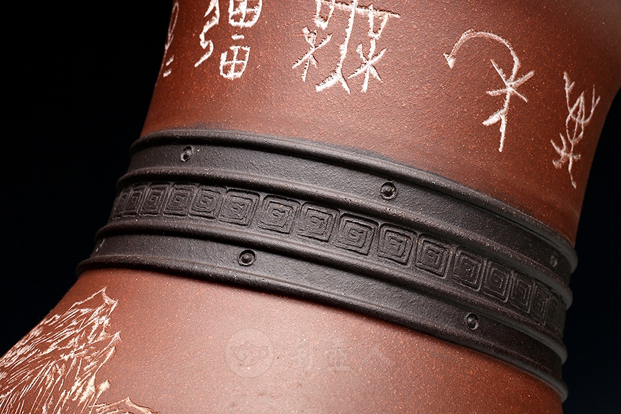 鱼罩双线回纹对瓶