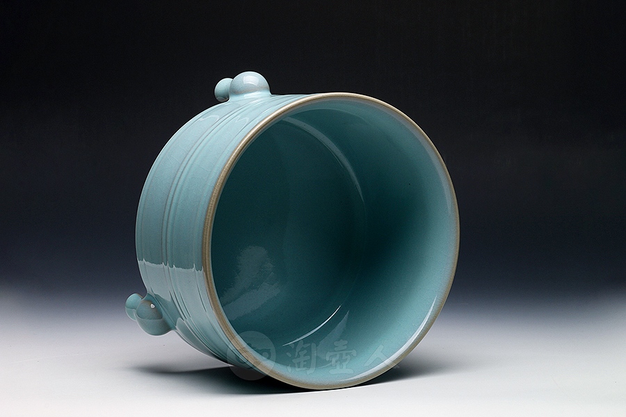 天青弦纹樽