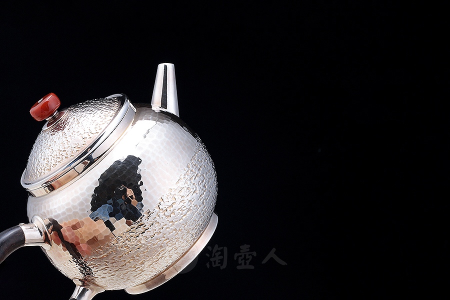 南红龙旦壶(黑檀木)