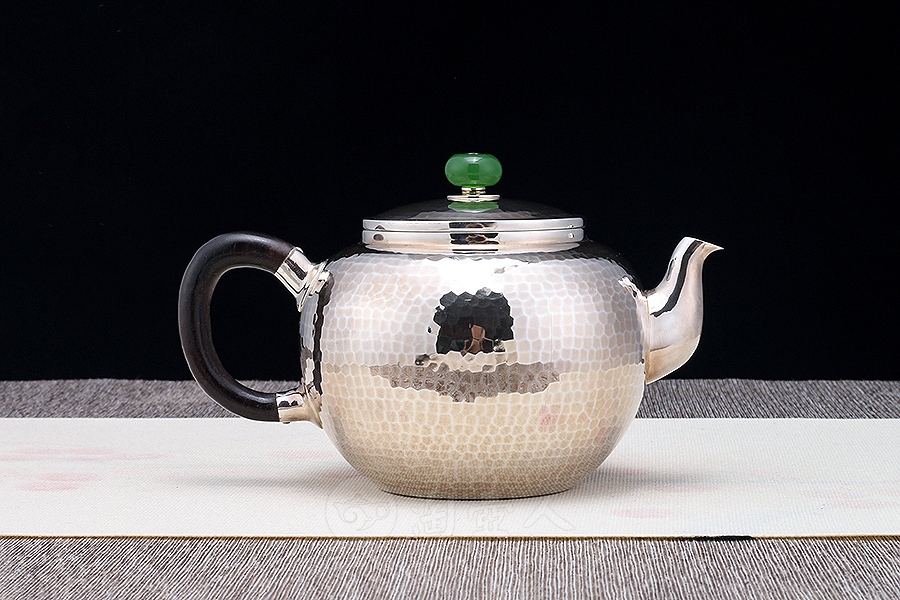 翡翠圆珠壶(黑檀木)