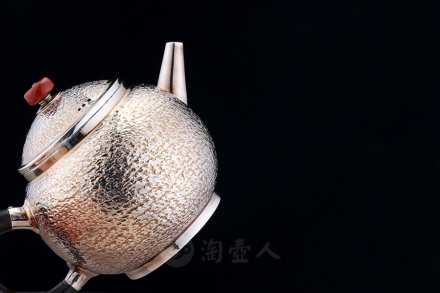 南红龙旦壶(麻纹黑檀木)