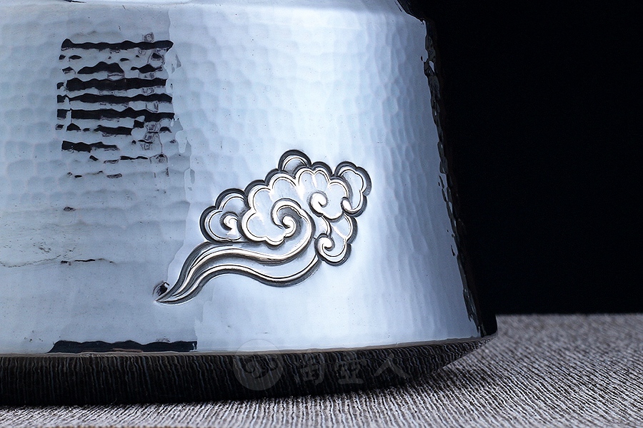 祥云提梁壶