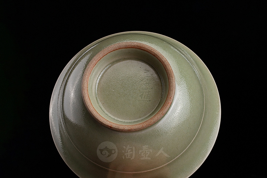 越窑秘色釉弦纹盏
