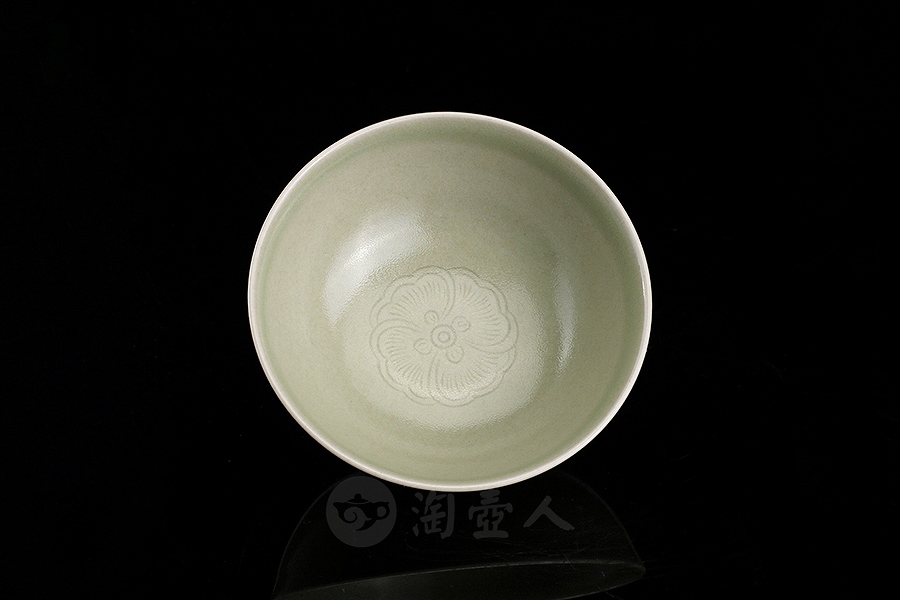 越窑秘色釉细线划花圆口盏
