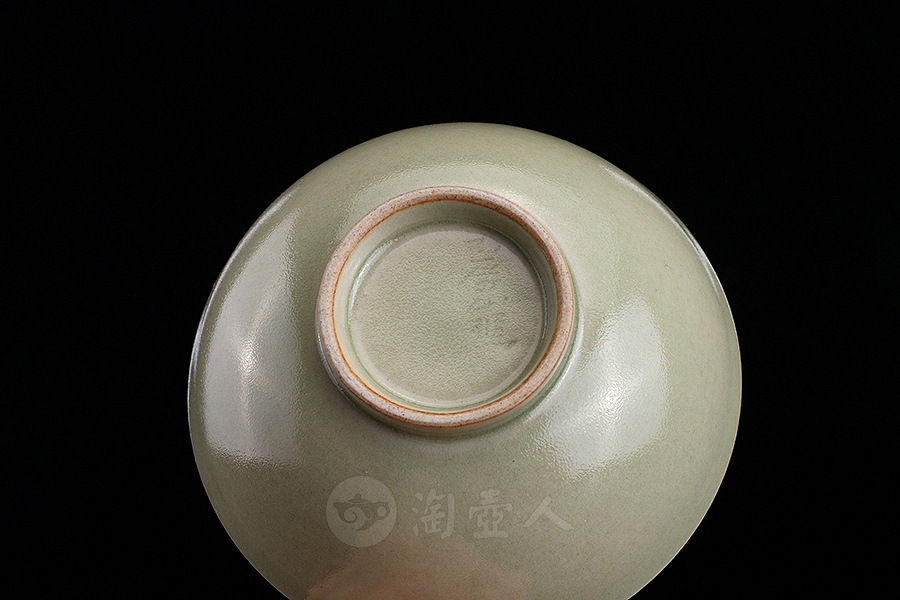 越窑秘色釉细线划花圆口盏