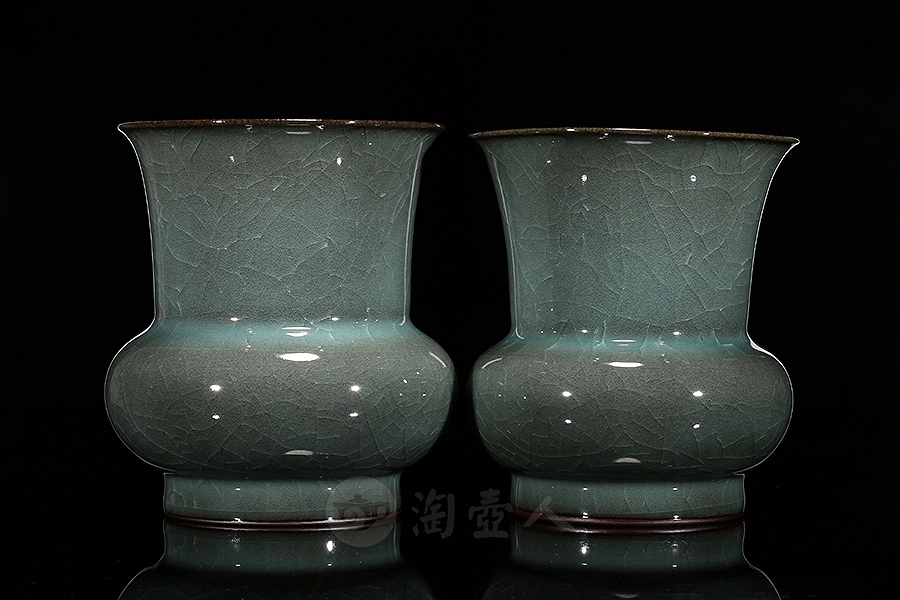 高颈撇口铁胎茶斗(中)
