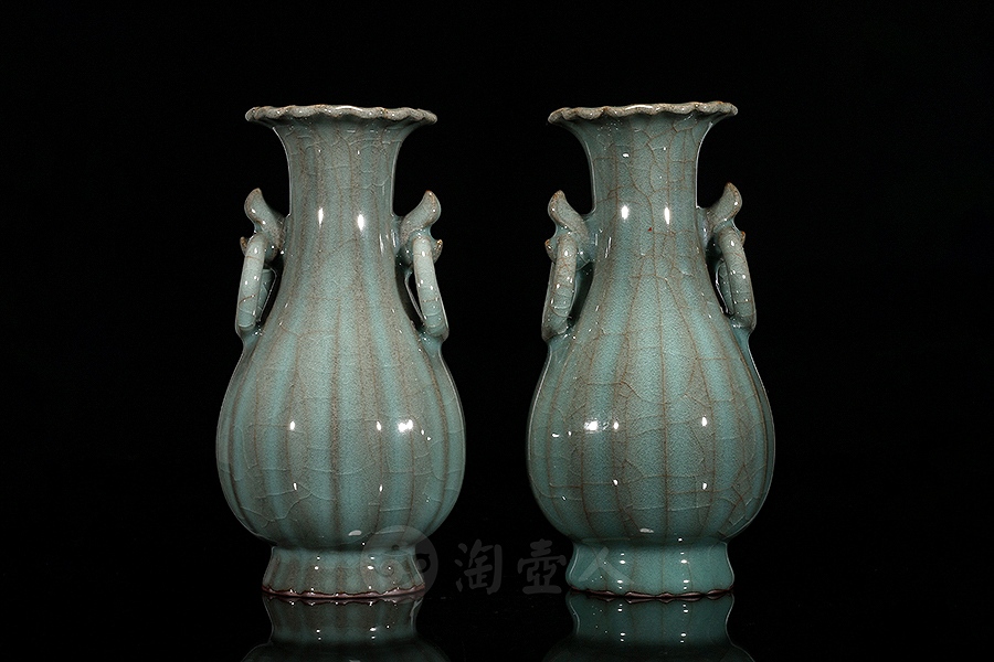 双耳葵口铁胎百财瓶(小)