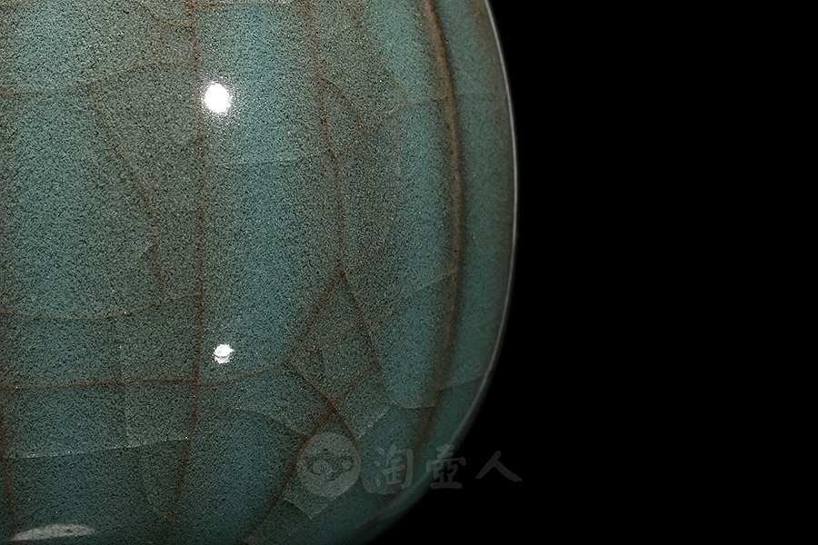 双耳葵口铁胎百财瓶(小)