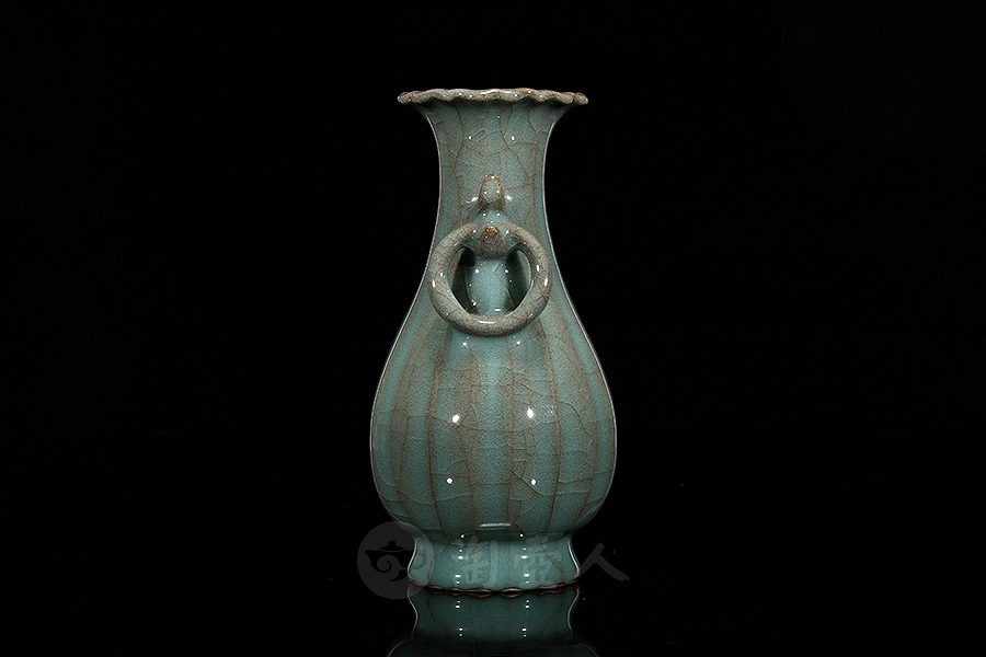 双耳葵口铁胎百财瓶(小)