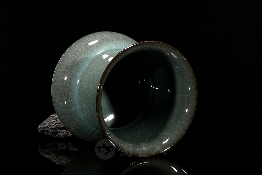 高颈撇口铁胎茶斗(中)