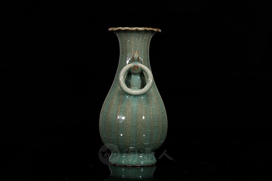 双耳葵口铁胎百财瓶(小)