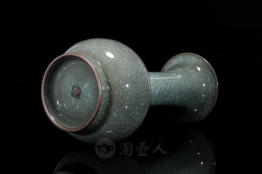 冰裂花器·盘口细颈瓶