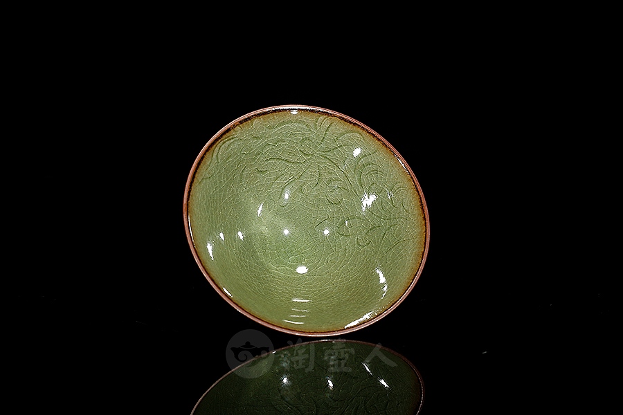 缠枝莲纹杯