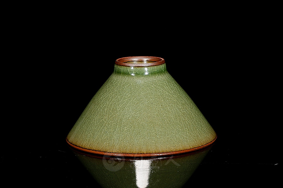 缠枝莲纹杯