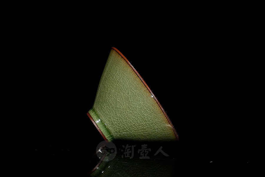 缠枝莲纹杯
