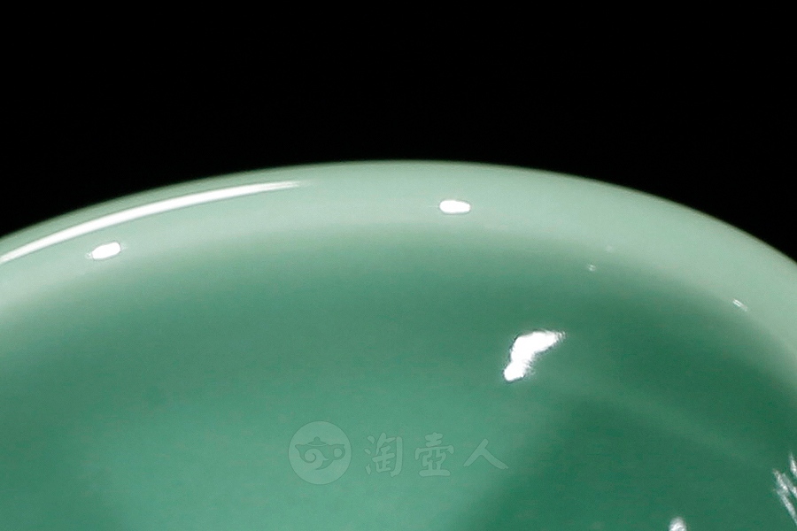 映日荷花对杯