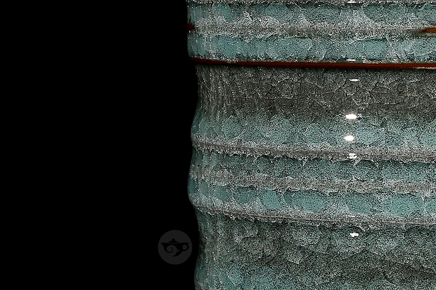 弦纹冰裂三足炉