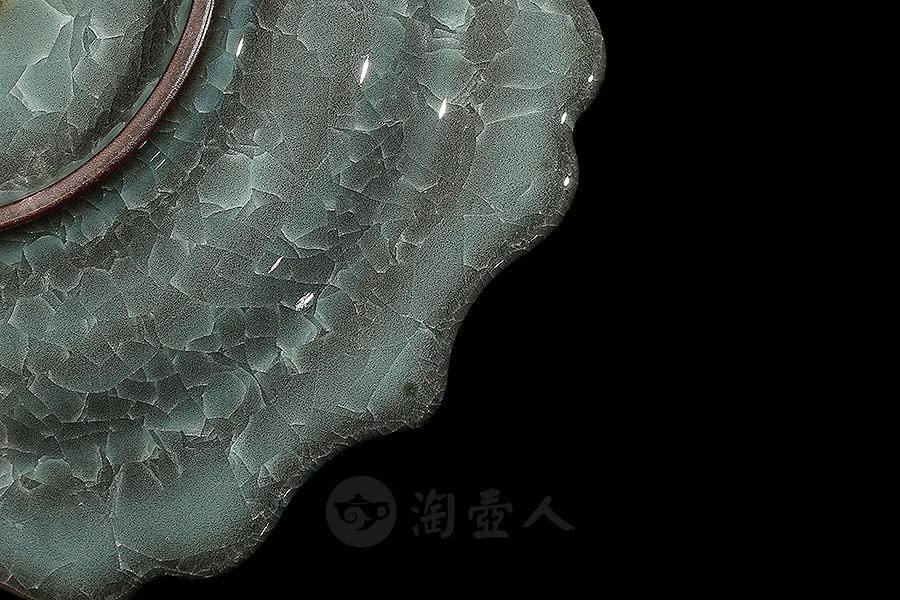 冰裂葵口盘